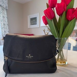 Kate Spade ♠️ pebbled leather bag.